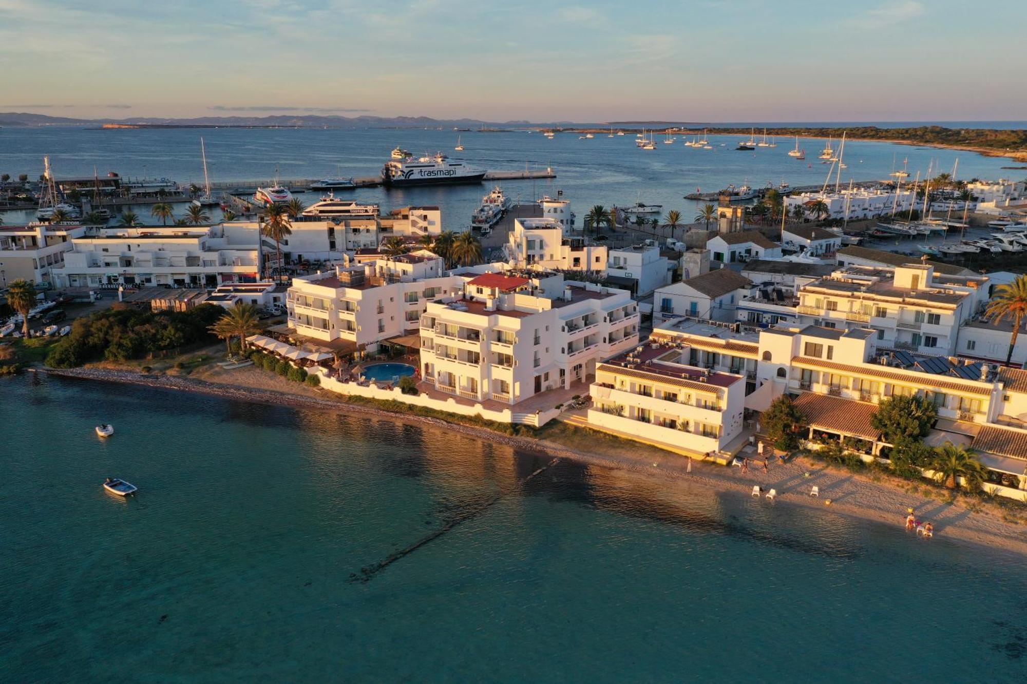 Sabina Suites - Astbury Formentera La Savina  Esterno foto